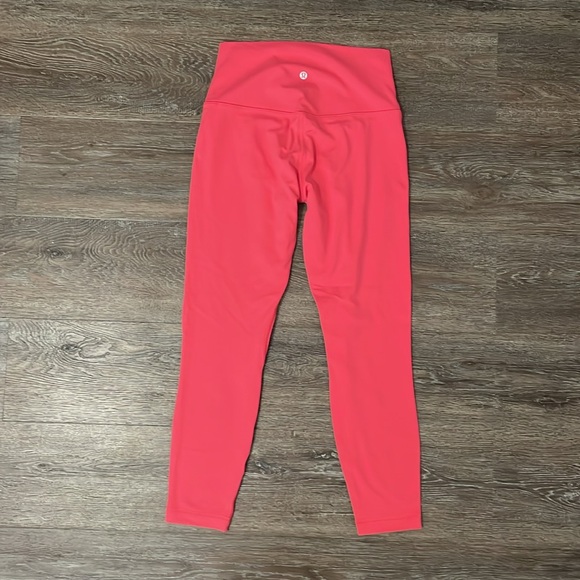 **SOLD** Like New Lululemon Align Set. Size Top 6/Bottom 8 - Picture 5 of 10